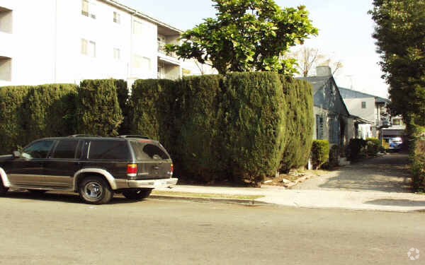 Foto del edificio - 1310-1314 1/2 N Sycamore Ave