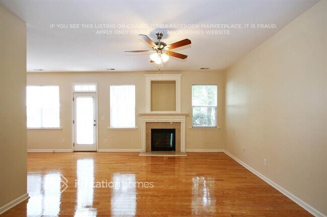 Foto del edificio - 17322 Grand Central Way