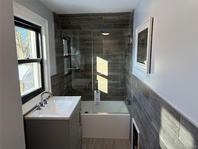 Building Photo - 61 Ridgewood Ave