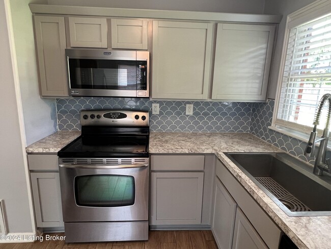 Foto del edificio - 2307 Medford Ln