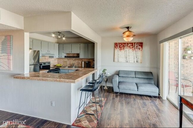 Building Photo - 1 br, 1 bath  - 4800 N Stanton St Unit 80