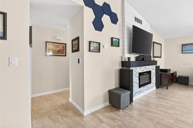 Foto del edificio - 210 Lake Charles Ct