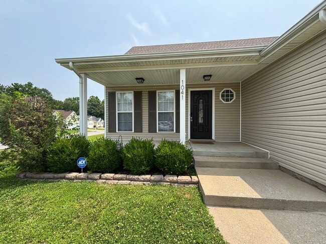 Building Photo - Spacious 4 Bed, 2.5 Bath Home for Rent!
