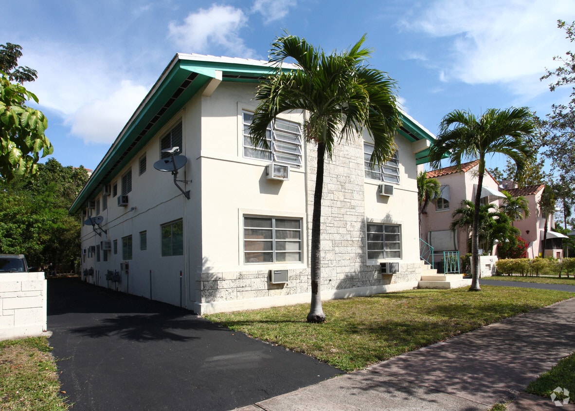 Foto del edificio - 115 Salamanca Ave
