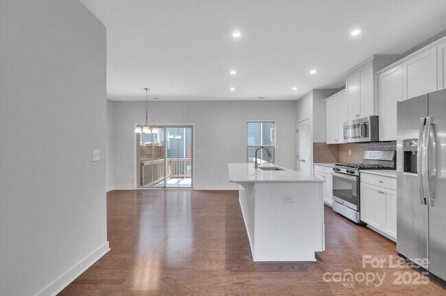 Foto del edificio - 1637 Bark Branch Ln
