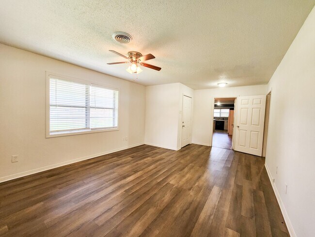 Foto del edificio - 1307 Dwinnell St