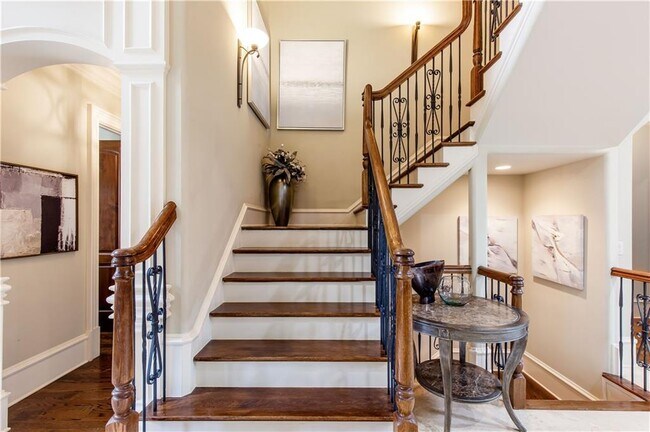 Building Photo - 840 Camden Park Ct