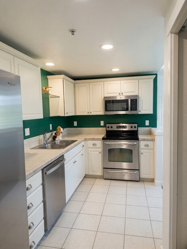Foto del edificio - 774 NE Adwick Dr