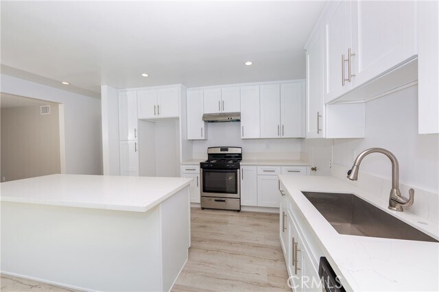 Building Photo - 232 W Linden Ave