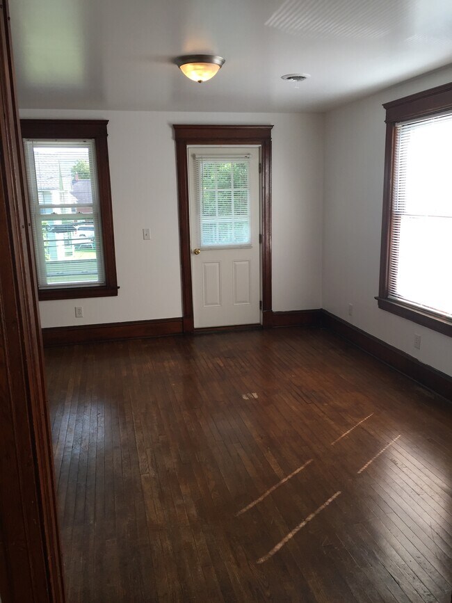Sala de estar - 56 Genesee St