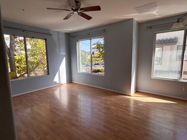 Foto del edificio - 10242 Wateridge Cir