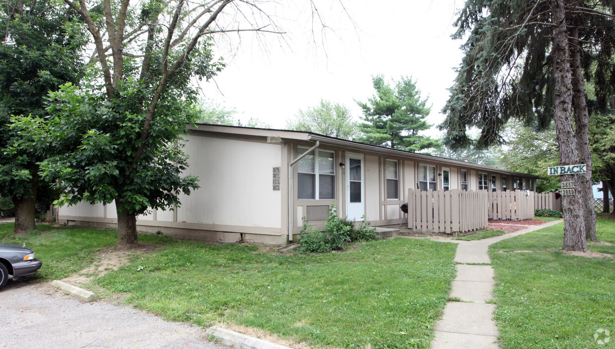 Building Photo - Clover Garden Apartments