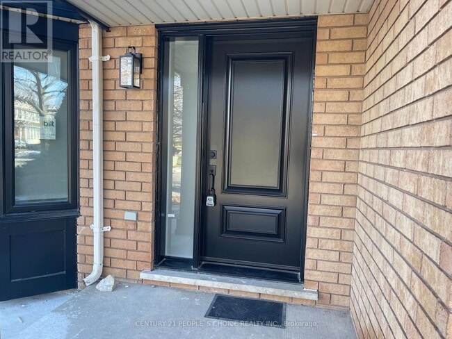 Building Photo - 33 Springhurst Ave