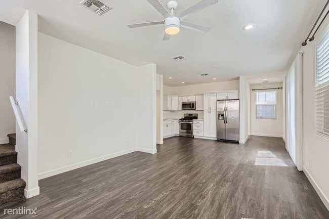 Building Photo - 3 br, 2.5 bath House - 3218 W Glendale Ave...