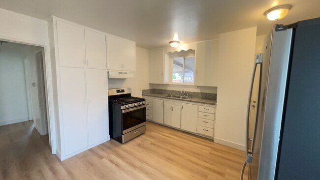 Foto del edificio - Charming Home in the well-established Riverside neighborhood!