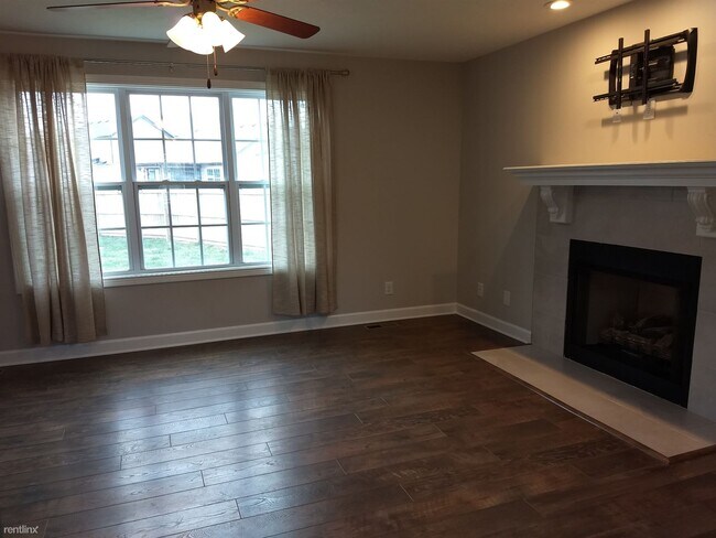 Building Photo - 3 br, 2.5 bath House - 1135 Eagles Bluff Dr