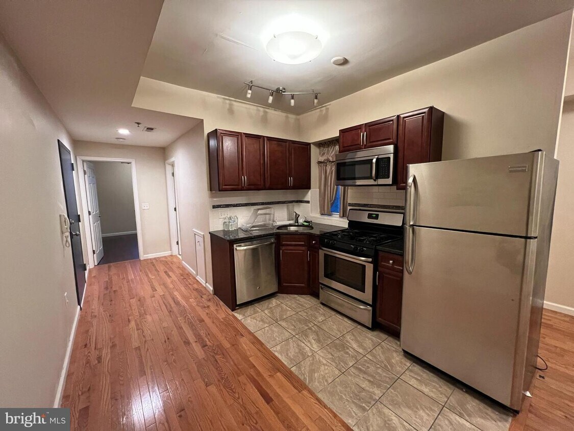 1818 Germantown Ave Unit 202, Philadelphia, PA 19122 Room for Rent in