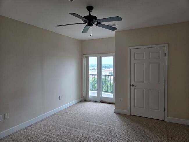 Foto del edificio - 2 bedroom 2 bathroom Luxury Condo