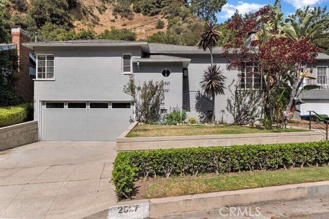 Foto del edificio - 2527 Canyon Dr