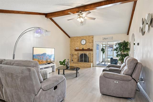 Foto del edificio - 2106 Avalon Ln