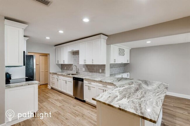 Foto del edificio - 3440 18th St N