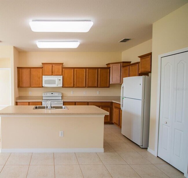 Building Photo - 3762 Hampton Hills Dr