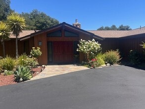 Building Photo - 1090 Mustang Dr