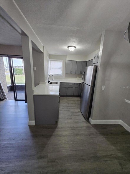 Building Photo - 3044 Antique Oaks Cir