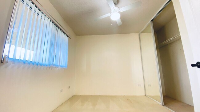 Foto del edificio - 2bd 2bath unit available now at Country Club Village 4!!