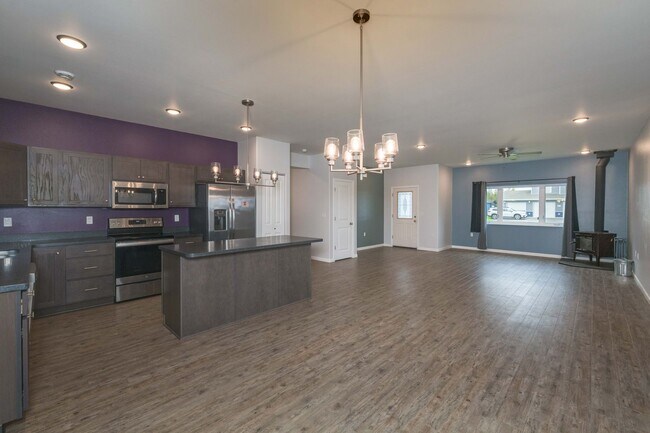 Building Photo - 3 bed/2 bath Single Family Home in North P...