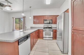 Building Photo - 2304 Chatfield Dr