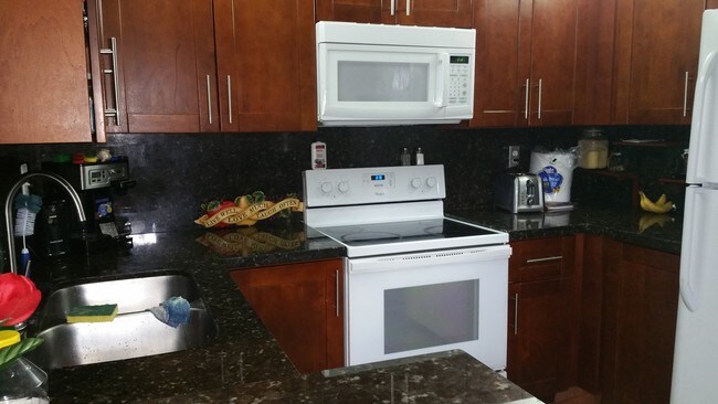 Building Photo - 11633-11641 Royal Palm Blvd