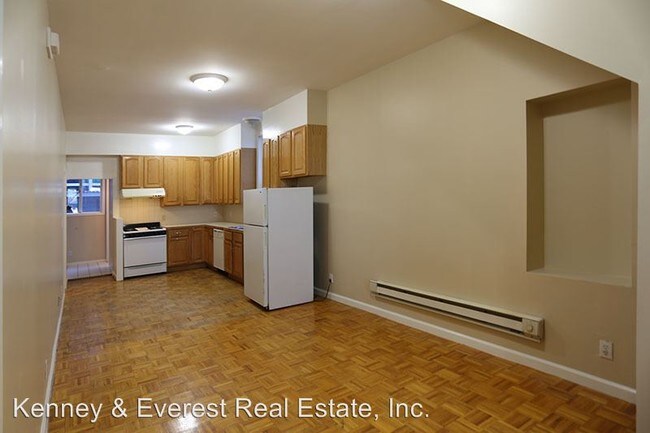 Building Photo - 731 Greenwich St
