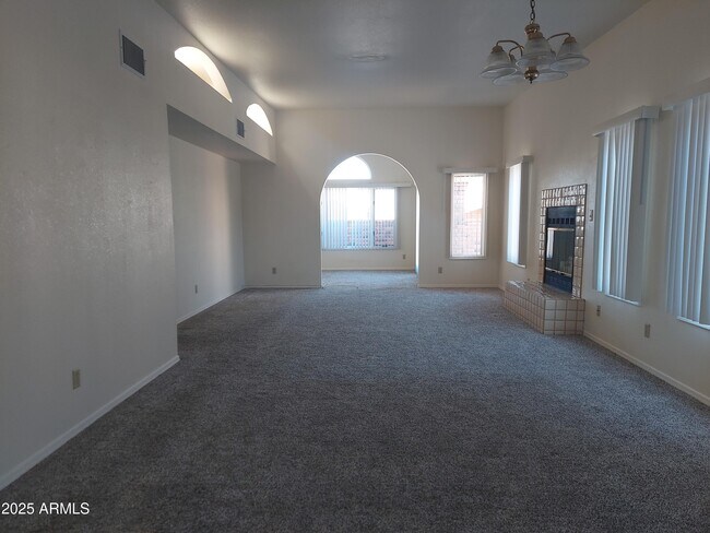 Building Photo - 2817 Vía Del Oesta