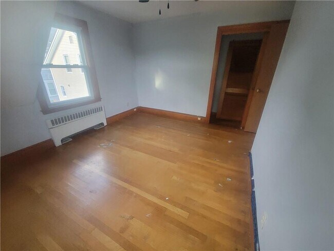 Building Photo - 10 Standish Ave