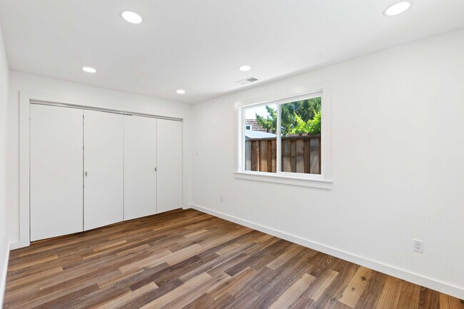 Foto del edificio - 616 Redwood Ave