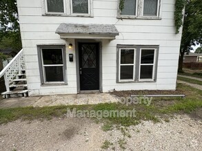 Building Photo - 315 S Stonewall Ave