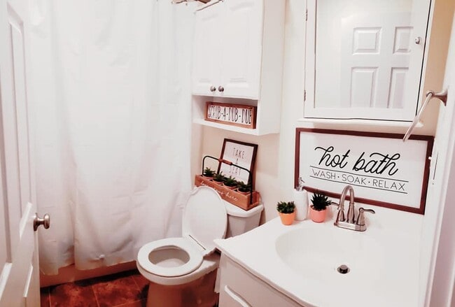 Bathroom - 1002 Millwood Dr