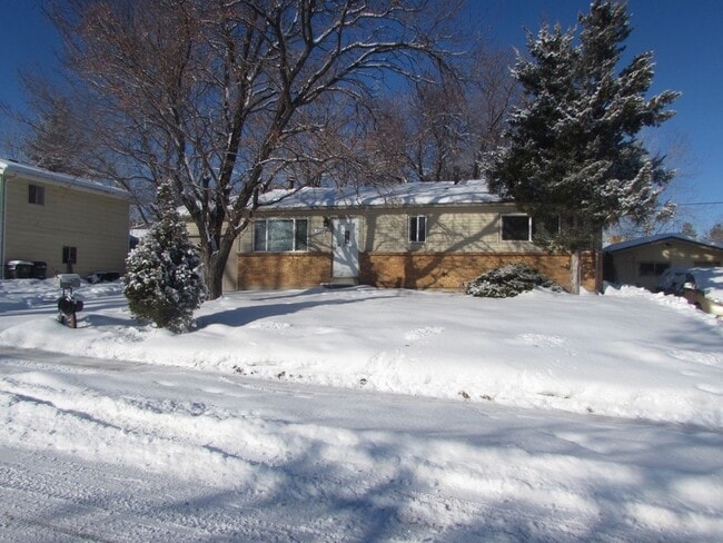 Building Photo - Incredible 3 Bedroom Ranch Home in Golden