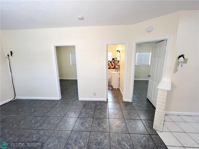 Foto del edificio - 1012 NW 7th St
