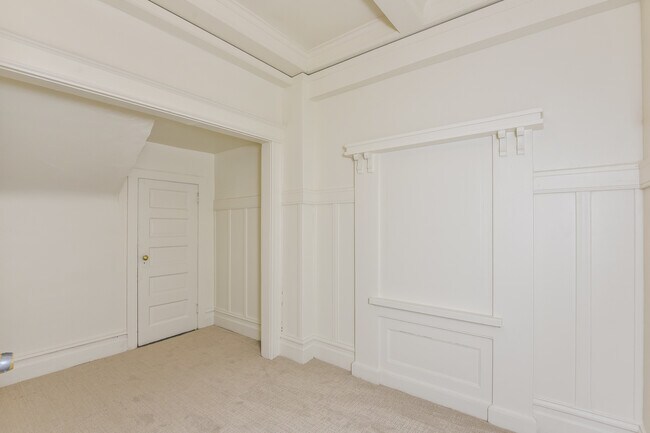 Foto del edificio - 1024 Bush St