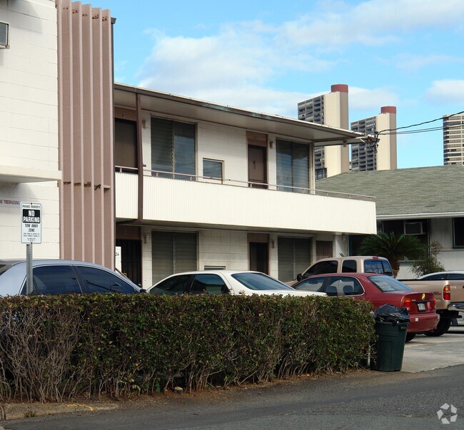 Building Photo - 724 Olokele Ave