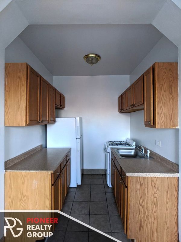 Foto del edificio - 4851 N Damen Ave