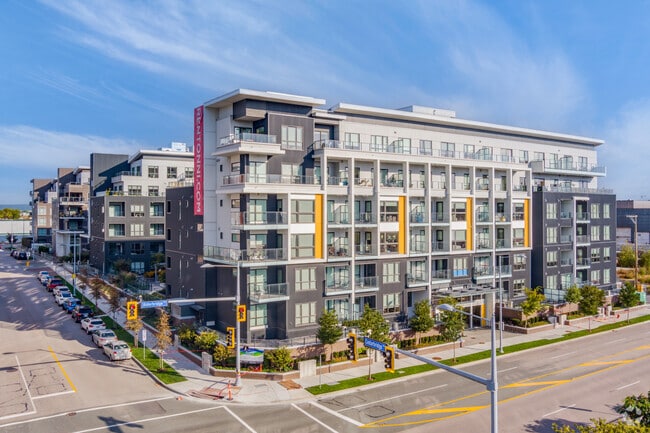 Photo du bâtiment - RIVA Residences