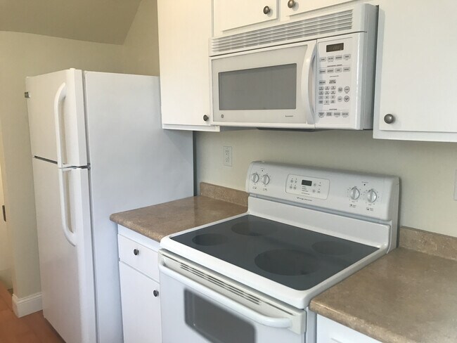 Foto del edificio - Bright and Spacious End Unit La Jolla