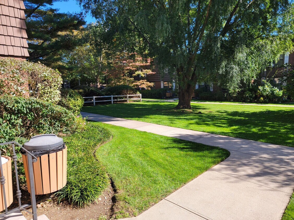 7008 136th St, Flushing, NY 11367 Condo for Rent in Flushing, NY