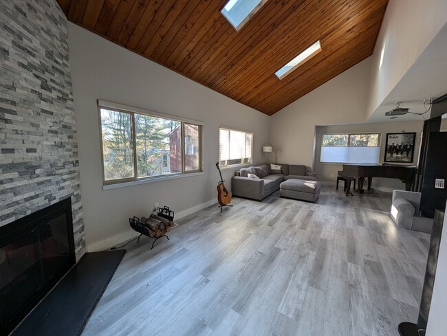 Building Photo - 11314 Buckleberry Path