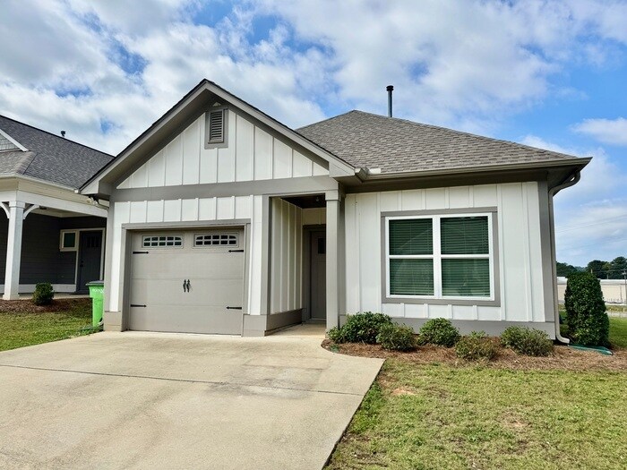 Foto principal - 4004 Ashley Dr