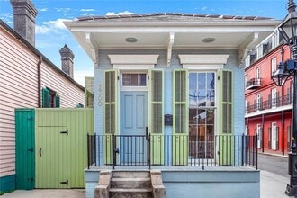 1300 Chartres St
