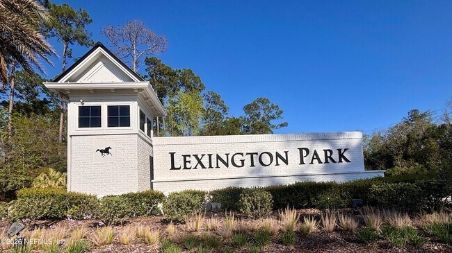 Foto del edificio - 15730 Spotted Saddle Cir